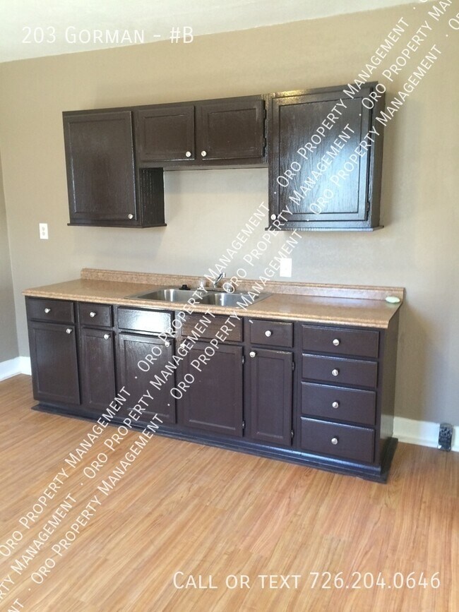 Building Photo - 203 Gorman-#B