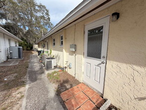 Building Photo - 1-Bed in Holiday, FL – Cozy 600 Sq Ft on Silver Spur Dr