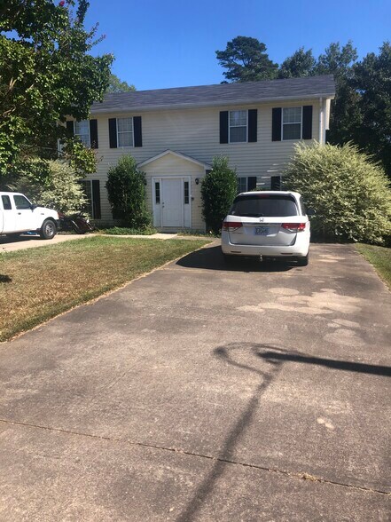 Building Photo - 2931 Bridge Dr