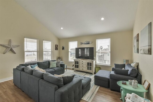 Building Photo - 4022 Fort Bend Dr