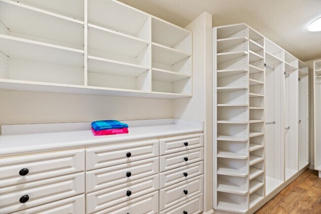 Building Photo - Stunning, Luxury La Jolla Shores Location with Panoramic Ocean Views!!