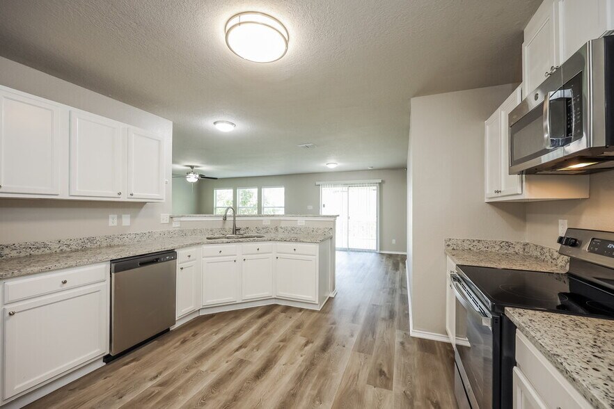 Building Photo - 13510 Sundance Scape