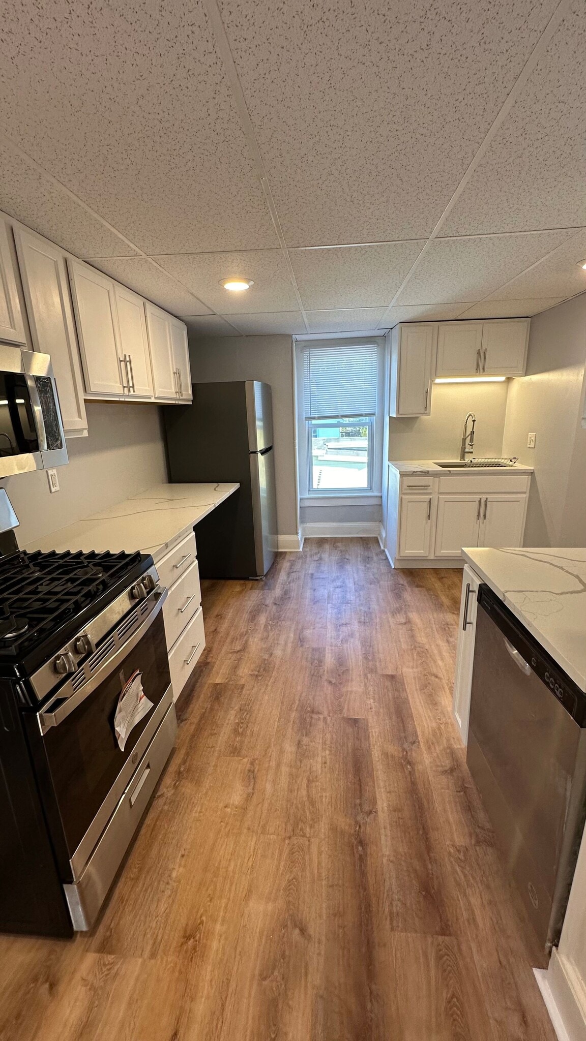 Kitchen - 59 Railroad Ave