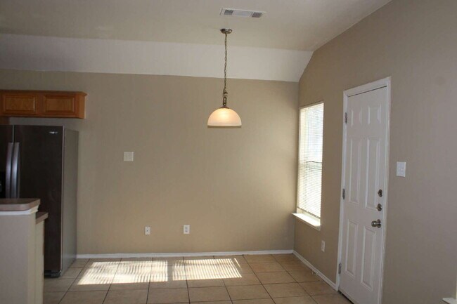 Building Photo - 2136 Coelum Ct