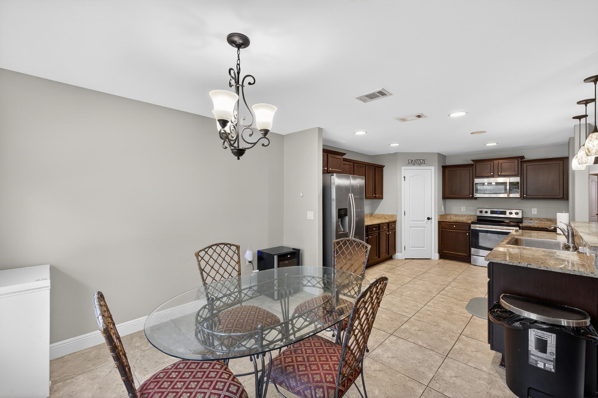 Building Photo - 118 Trailwood Ln