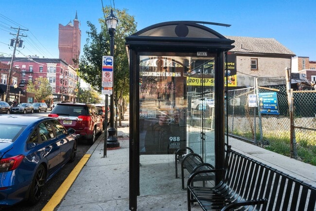 Building Photo - 4301 Park Ave