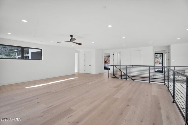 Building Photo - 6975 North 39th Pl