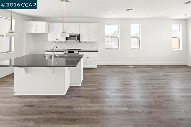 Building Photo - 2802 Chattleton Ln