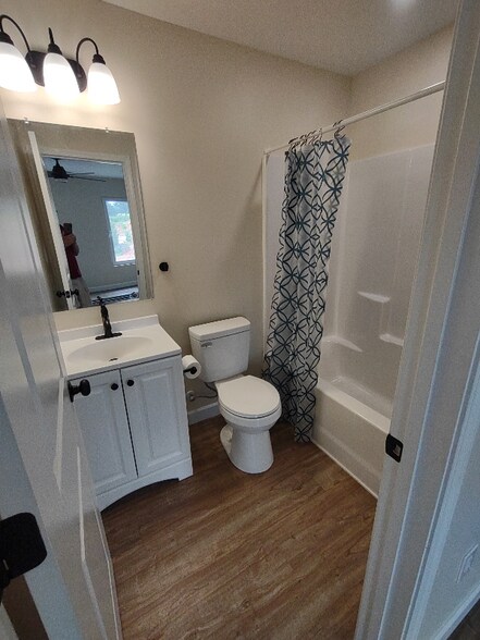 Building Photo - 434 Turpin Rd