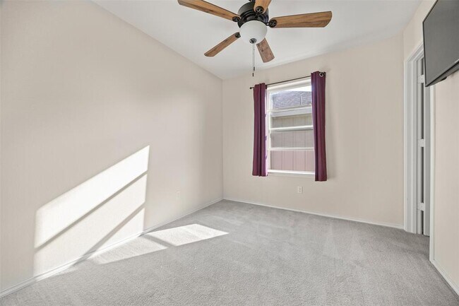 Building Photo - 280 La Dera Dr