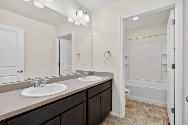 Building Photo - 221 S Quantock St