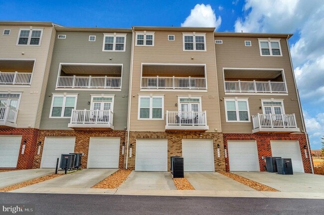 Building Photo - 7977 Independence Dr