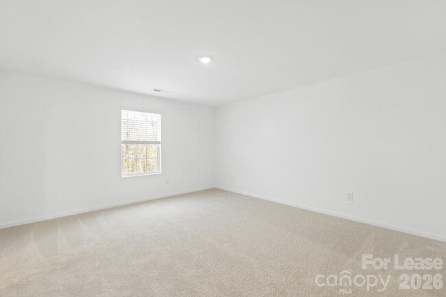 Building Photo - 544 Sand Dunes Dr