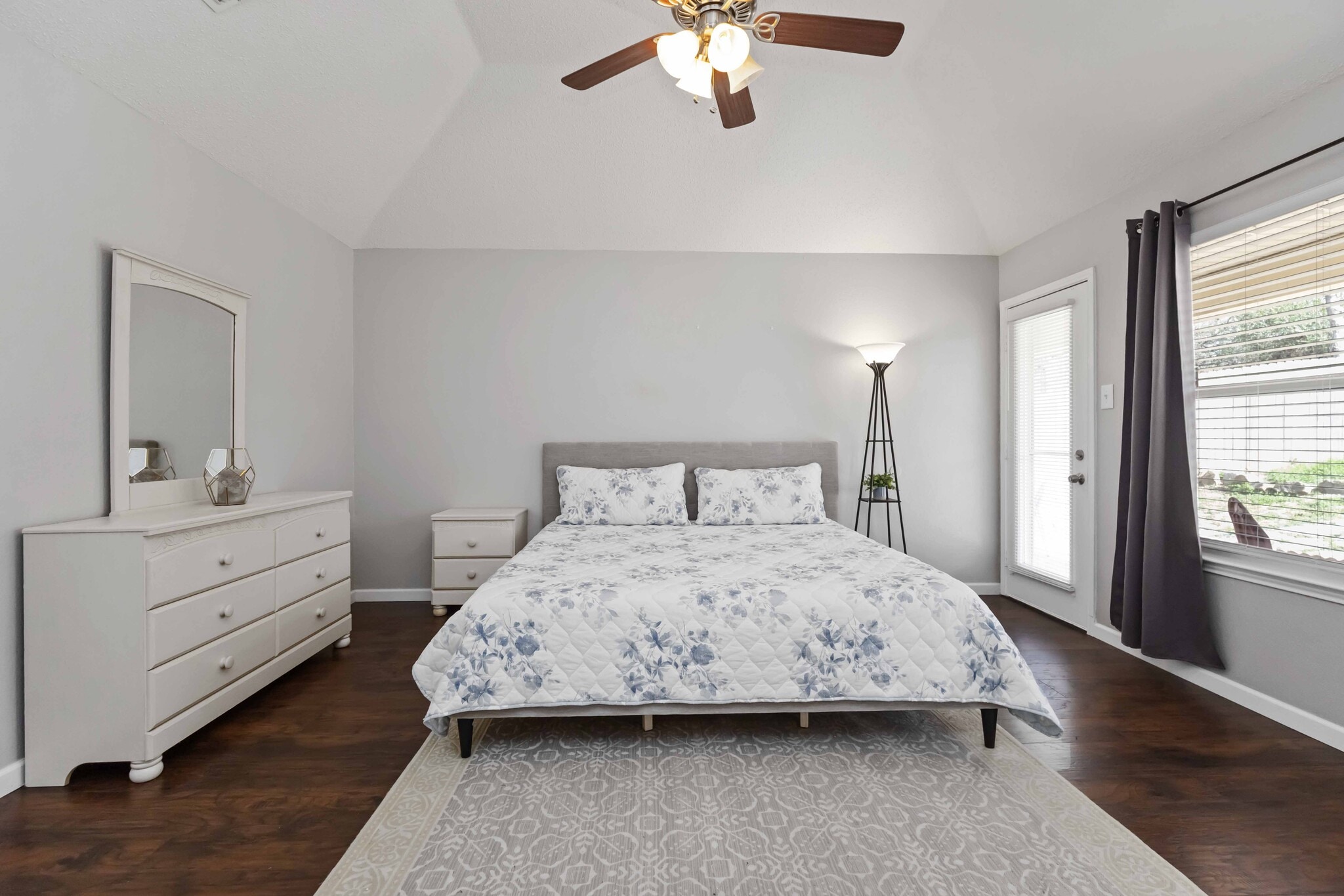 Primary Bedroom - 425 Kelley Ct