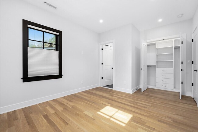 Building Photo - 62 Cedar Pl