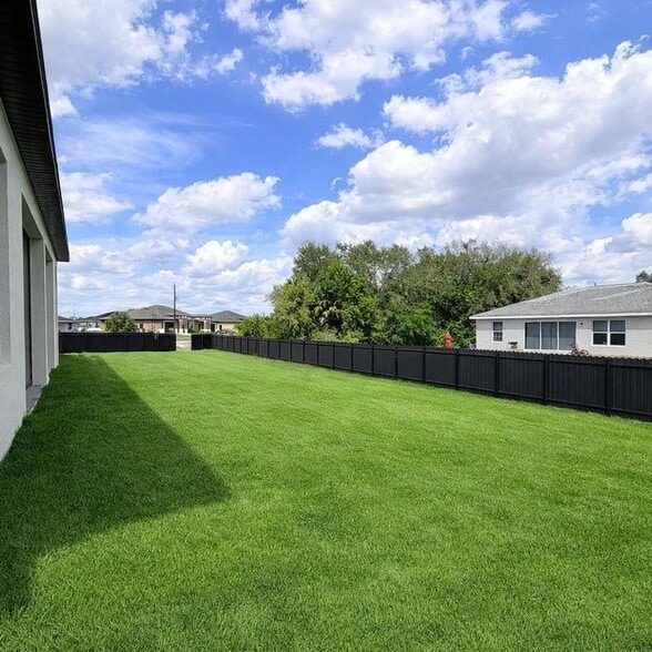 Building Photo - 2416 Xelda Ave N