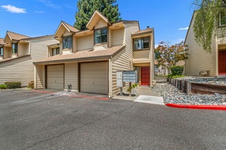 Building Photo - 5607 Walnut Ave