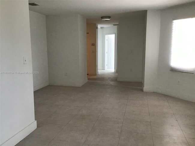 Building Photo - 10921 NW 88th Terrace