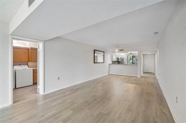 Building Photo - 6181 Balboa Cir