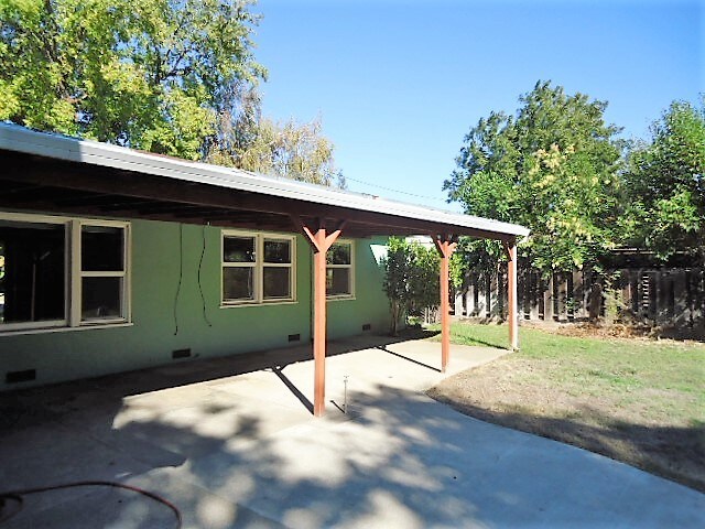 Building Photo - 1159 Sierra Vista Way