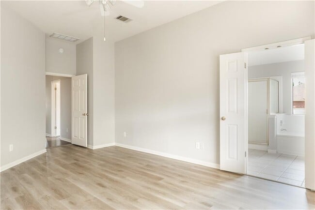 Building Photo - 1517 Hollyhock Ct