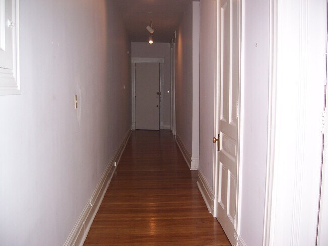 Building Photo - 510 S Highland Ave