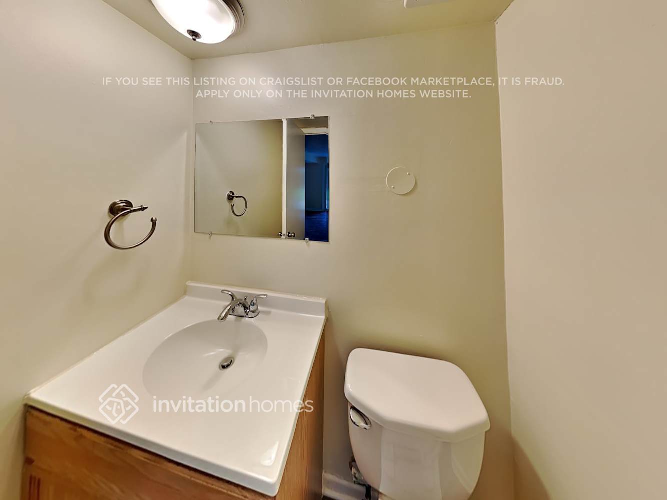 Building Photo - 23017 Lakeshore Dr