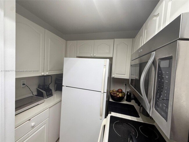 Building Photo - 980 NW 78th Ave