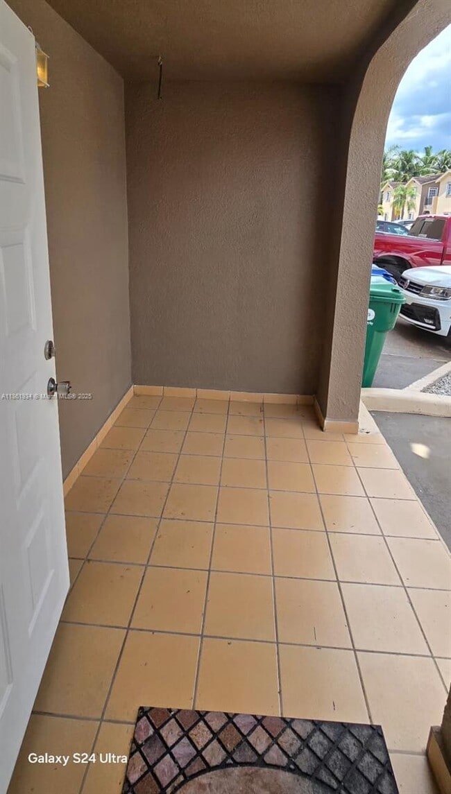 Building Photo - 7640 NW 182nd Terrace