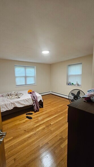 Building Photo - 46 Stetson St