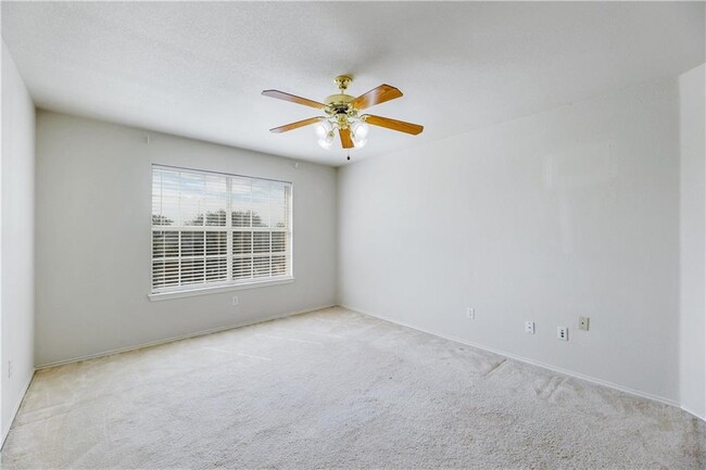 Building Photo - 1003 Antelope Ridge