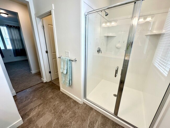 Building Photo - Modern 3-Bedroom Condo in Adventurous Daybreak!