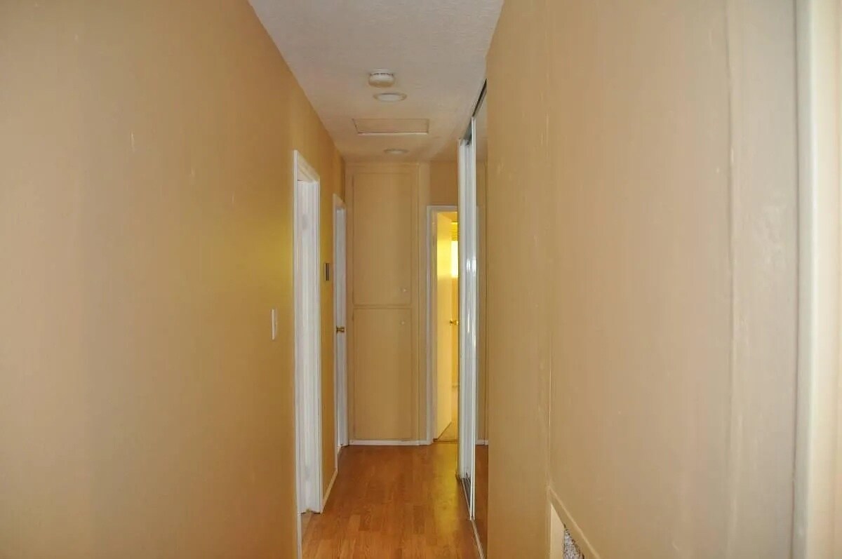 Building Photo - 6974 Ballinger Ave
