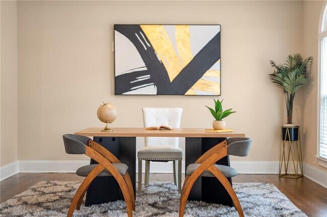 Building Photo - 870 Longstone Landing