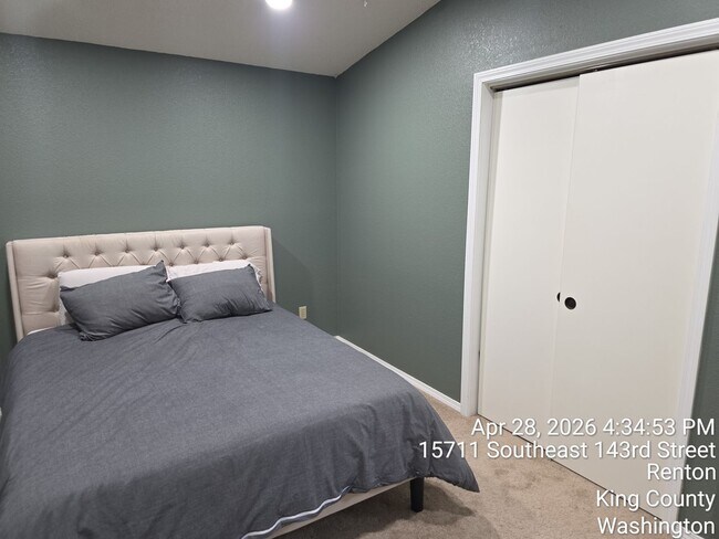 Building Photo - Renton - 4 bedroom 2.5 bath rental home - Custom home with large rooms - Available July 5th 2026