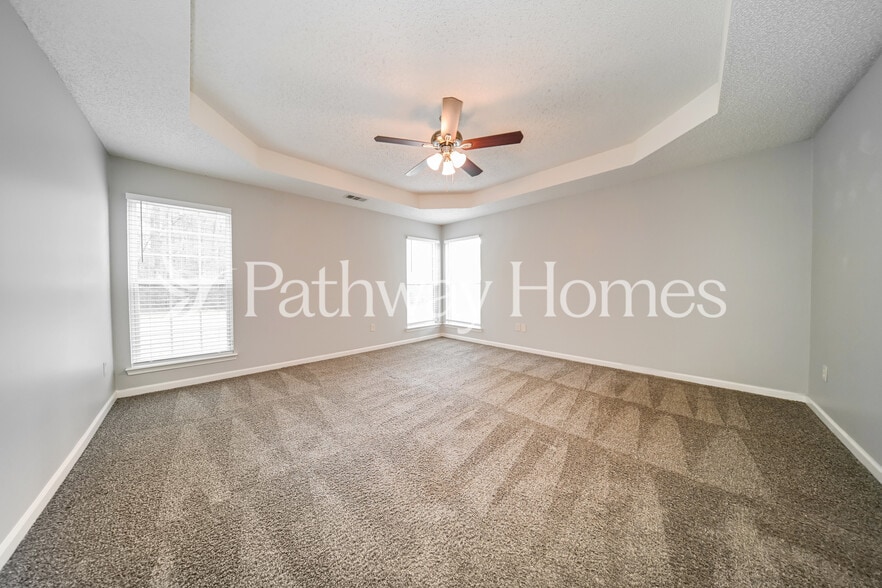 Building Photo - 229 Deodar Ln