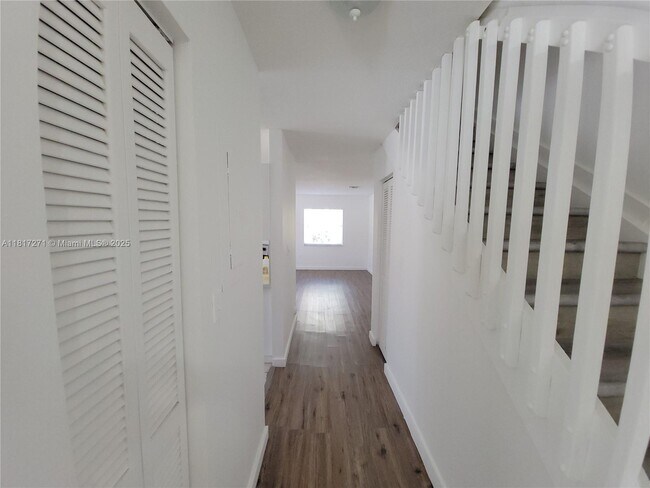 Building Photo - 6965 NW 173rd Dr