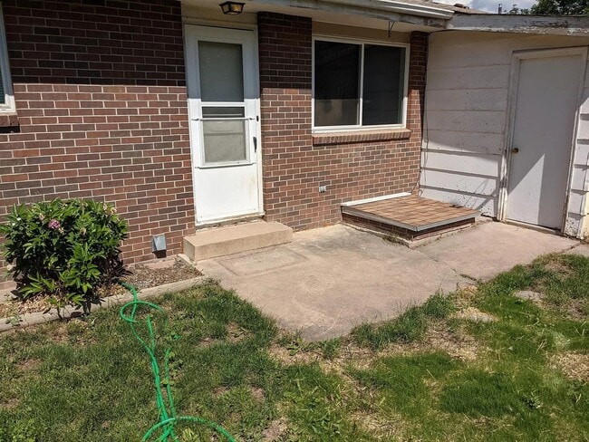 Building Photo - 1106 Cypress Dr