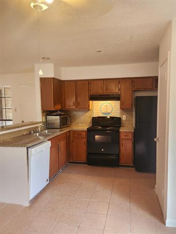 Building Photo - 506 E Denton Dr