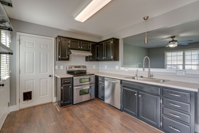 Building Photo - Charming Thompson Station Home in Sought-After Williamson County School District