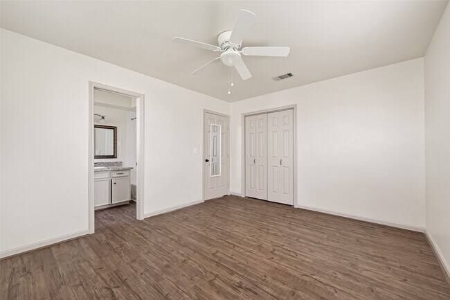 Building Photo - 10503 Ladino Rd