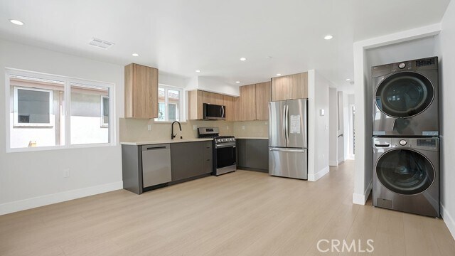 Building Photo - 1215 N Kingsley Dr