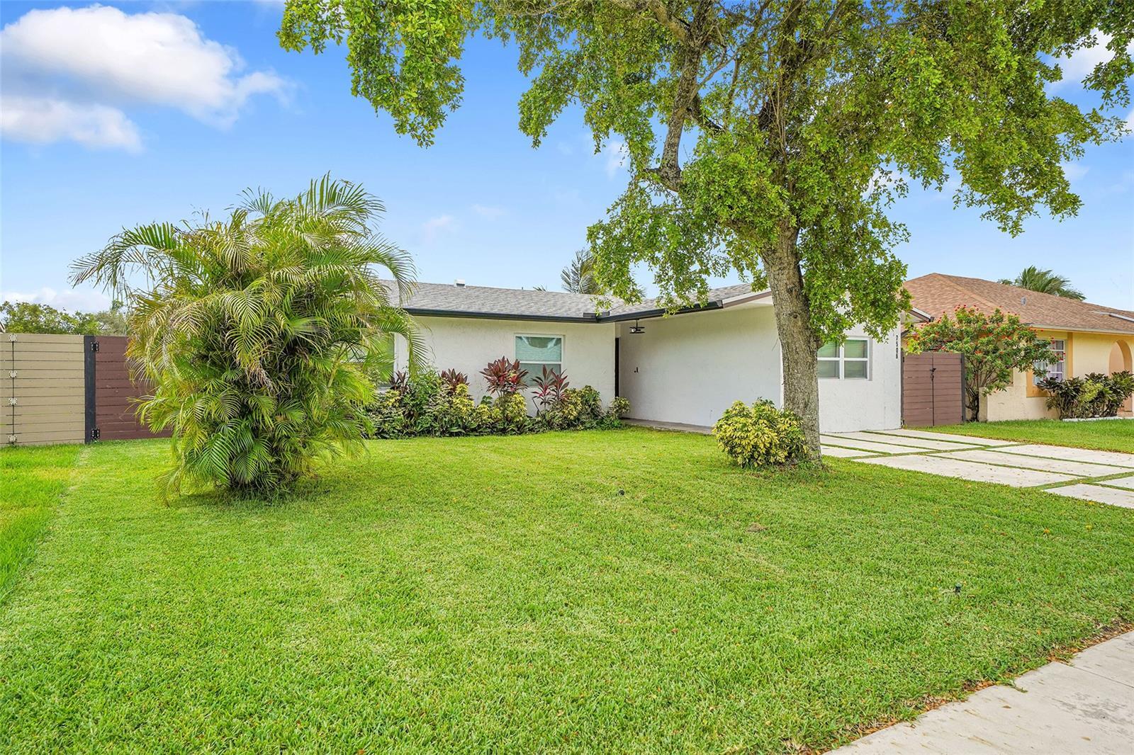 Building Photo - 7506 SW 7th Ct