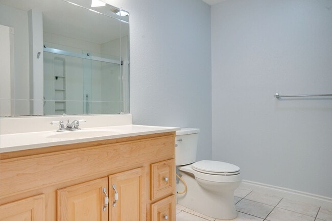 Building Photo - Ravensdale 3 Story, close to Lake Retreat,...
