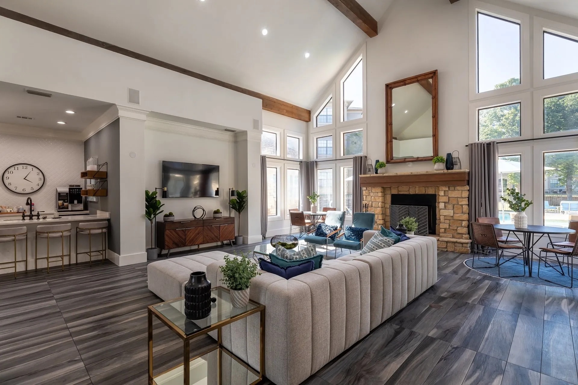 Building Photo - 165 Forestbrook Dr