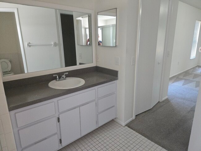 Building Photo - 9808 Glen Moor Ln