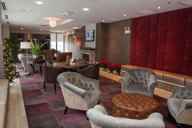 Building Photo - 231 W Scott St