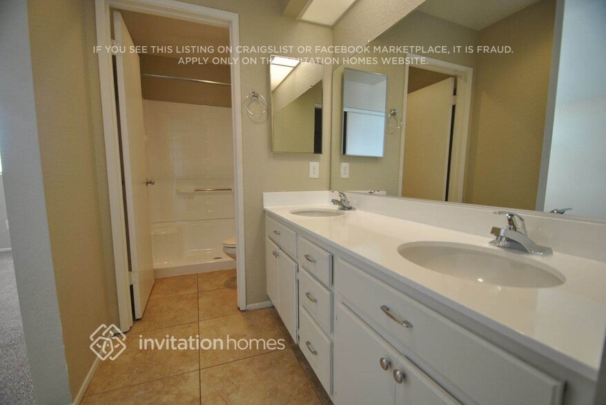 Building Photo - 23798 Vía Olivia