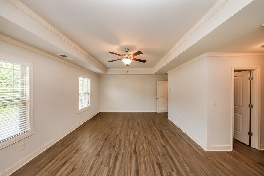 Building Photo - 89 Greatwood Ln