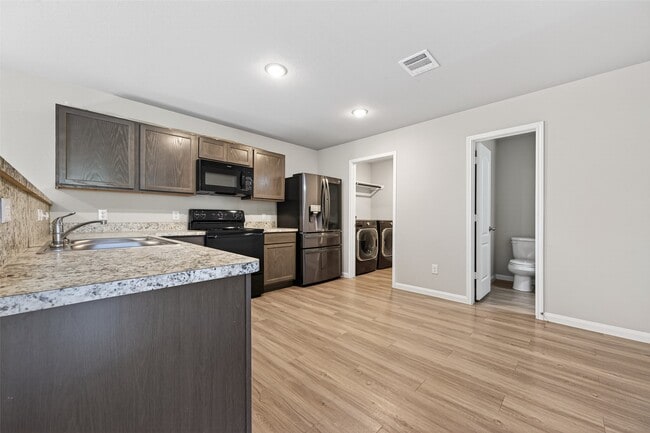 Building Photo - 940 21st St